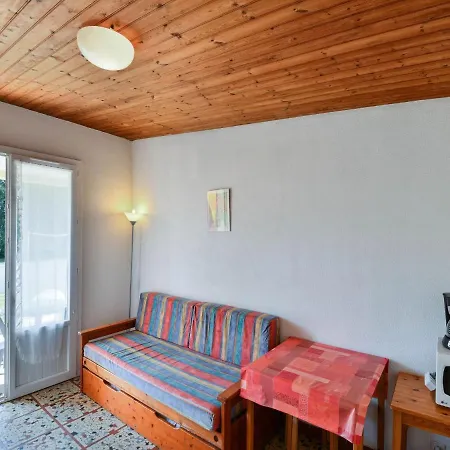 Classy Holiday In Saint-savinien With Sauna, Jacuzzi Vakantiehuis *