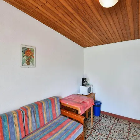 Classy Holiday In Saint-savinien With Sauna, Jacuzzi Vakantiehuis Saint-Savinien